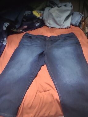 Terra & Sky Dark Blue Cropped Jeans - Mid Wash